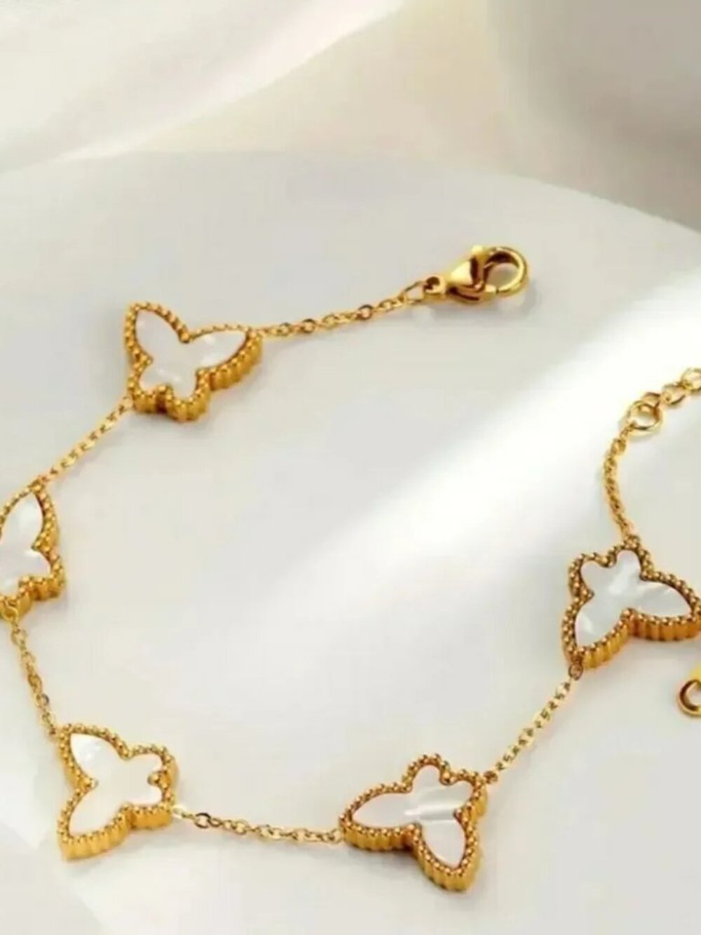 White Butterfly Bracelet Q872
